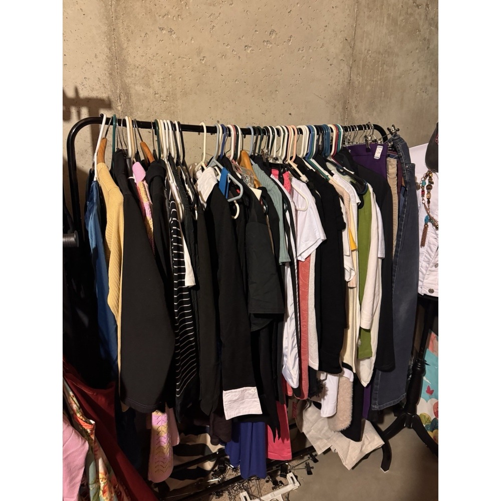 Reseller Bundle Wholesale  Assorted Lot 20 PC Womens Mixed Bulk Apparel